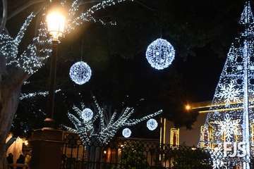 La Navidad ya ilumina Telde/Francisco Javier Santana y Antonio Alí.